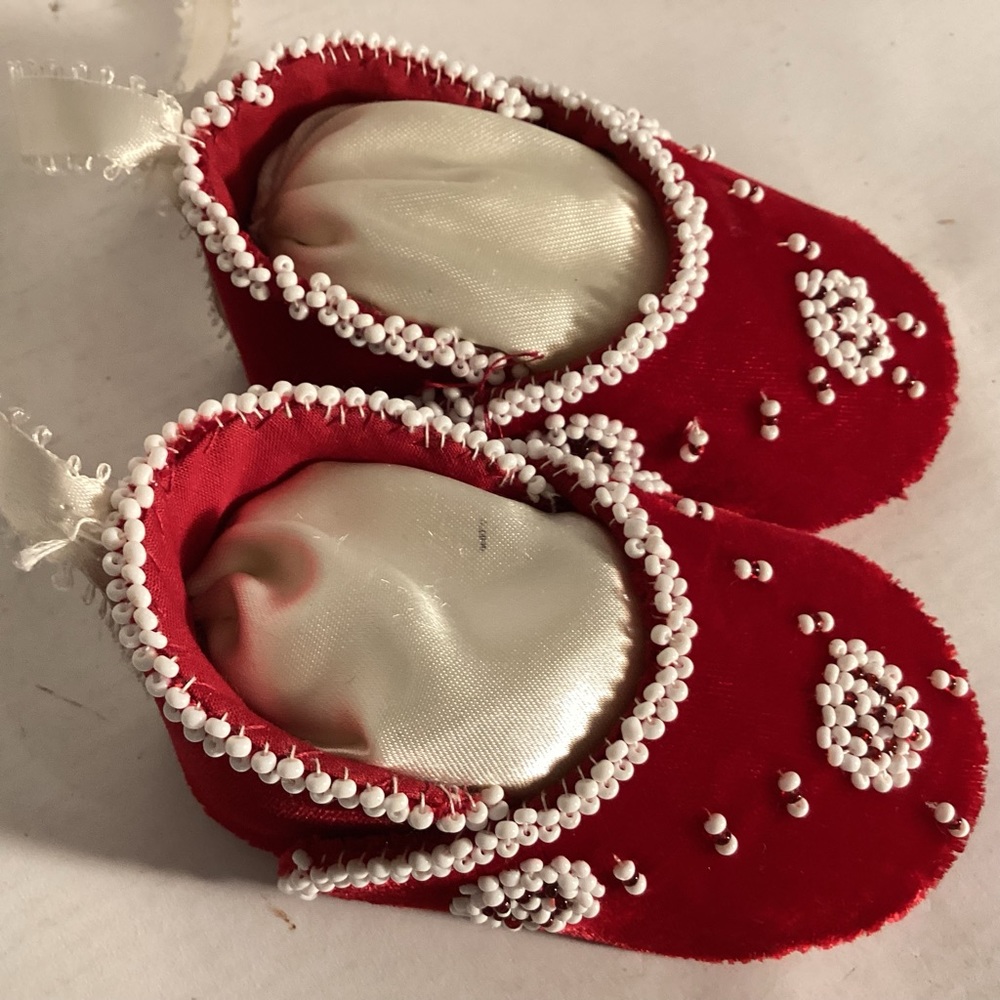Hand beaded velvet slippers,attached with ribbon display